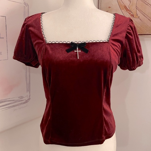 Hot Topic Velvet Short Sleeve Top Cosmic Aura Burgundy Size L Junior - Picture 1 of 15